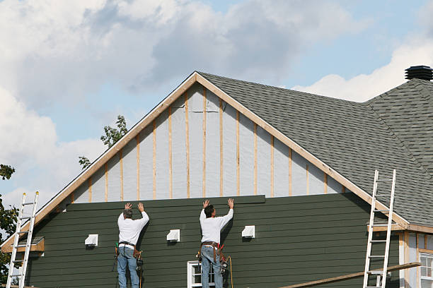 Professional Siding technician working in Duncansville, PA